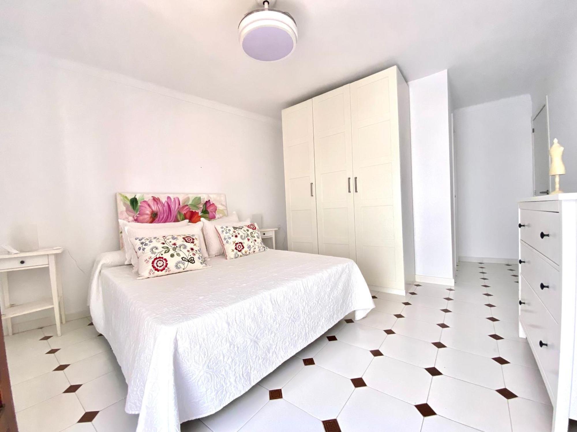 Casa Miguel - 3 Beautiful Apartments Availabe Sayalonga Zimmer foto